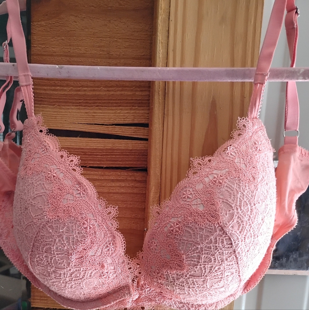 Victoria's Secret Pink Lace Bra with Underwire Support